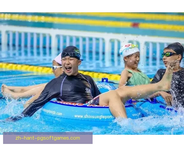 水中争锋:游泳公开赛竞技风采 水中争锋:游泳公开赛竞技风采